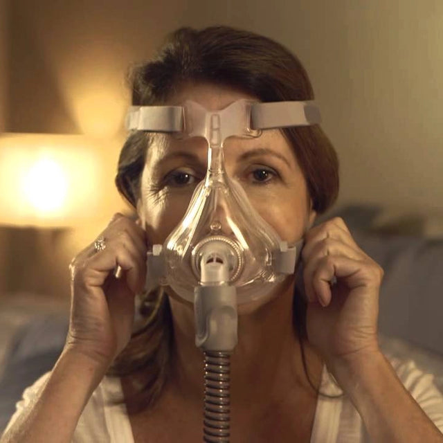 Máscara CPAP facial completa ResMed Quattro Air para mujer